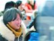郑州师范学院19岁底慧敏照顾植物人妈妈 几乎满头白发