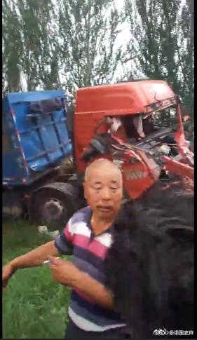 河北发生大货车与客车相撞事故 已致10死10伤
