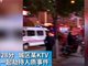实拍岳阳万豪时代KTV男子劫持人质与警方对峙一小时