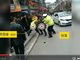 实拍民警杨雪峰执勤被刺殉职 紧紧抓住对方不放