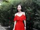 34岁女艺人曹茜茜殴打保姆 私照曝光被吐槽P图过度