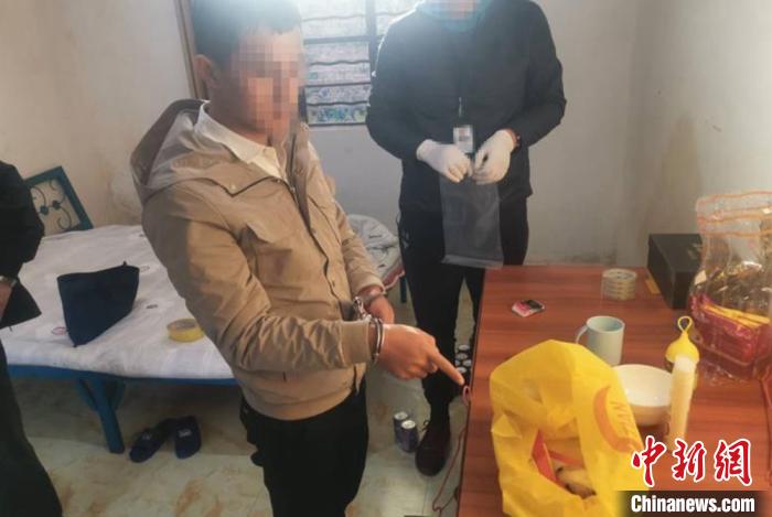 抓获犯罪嫌疑人 自贡警方 供图