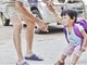奶奶带孙时邻居反馈不像他爸 做亲子鉴定后崩溃获赔68万