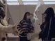 多名女子机场向男歌手张星特泼水被行拘